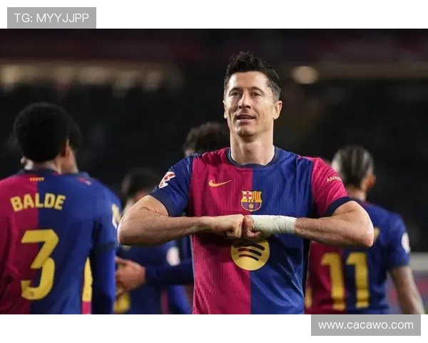 莱万本赛季前11场已打入12球，创巴萨生涯同期新高